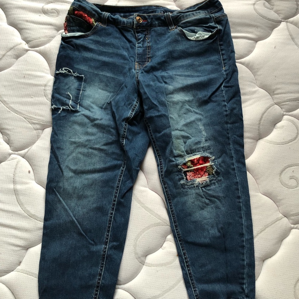 Women’s embroidered jeans